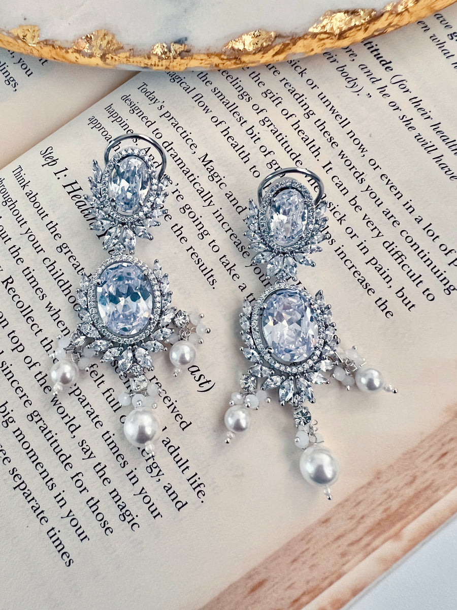 Eleanor Diamond Pearl Earrings