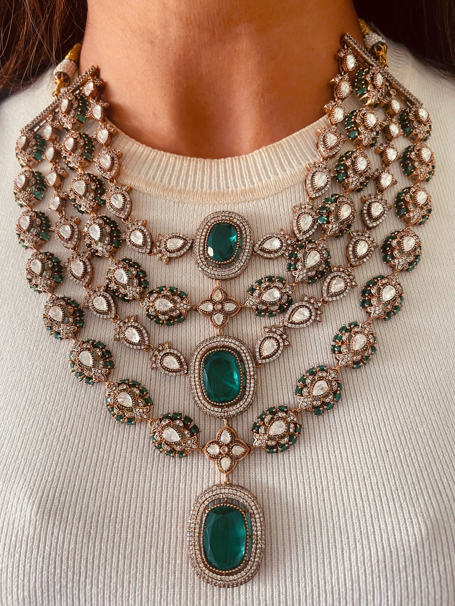Maharani Moissanite Polki Kundan Emerald Pearl Choker & Moissanite Polki Kundan Emerald Manor Haar Necklace Set  ( 2 Necklace & 2 Earrings )