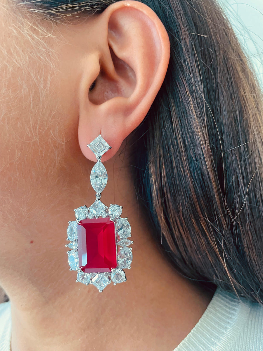 طقم دافوديل سيترين (اقراط وقلادة)