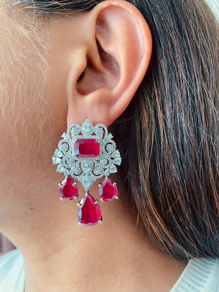 طقم دافوديل سيترين (اقراط وقلادة)