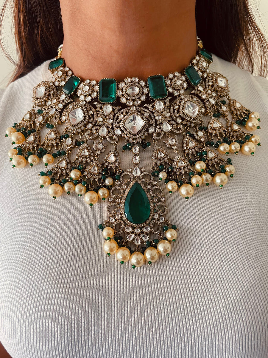 Rudra Royal Heritage Emerald Moissanite Polki Kundan Choker Necklace Set ( Necklace & Earrings )