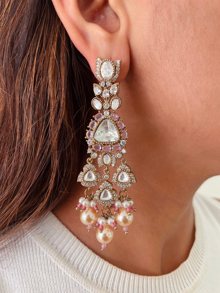 Blush Pink Kundan Pearl Drop Tringular Polki Necklace Set (Necklace, Earrings & Mang Tika)