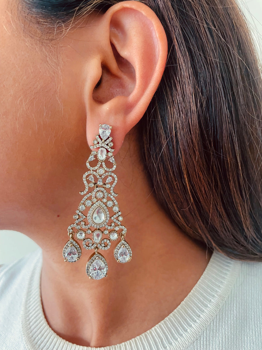 Aishwarya Pearl Aurelia Imperial Rajwada Moissanite Polki Kundan Necklace Set (Necklace & Earrings)