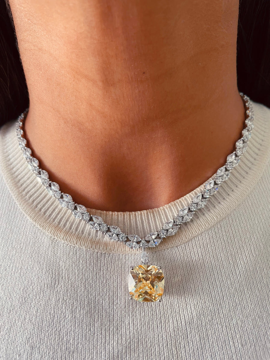 Ensemble de daffodil Citrine (boucles d'oreilles et collier)