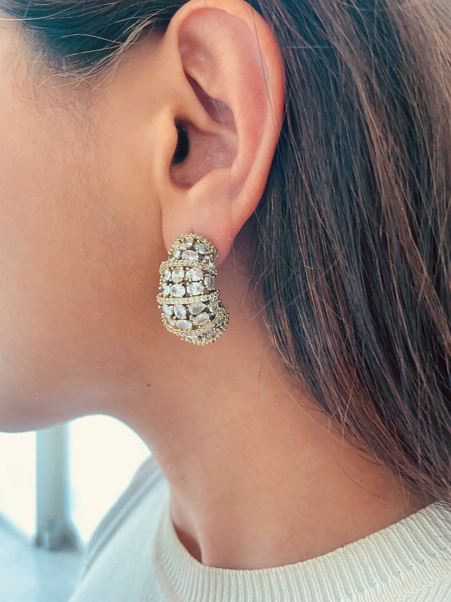 Priyanka Diamond Sovereign Collar Moissanite Polki Kundan Necklace Set (Necklace & Earrings)