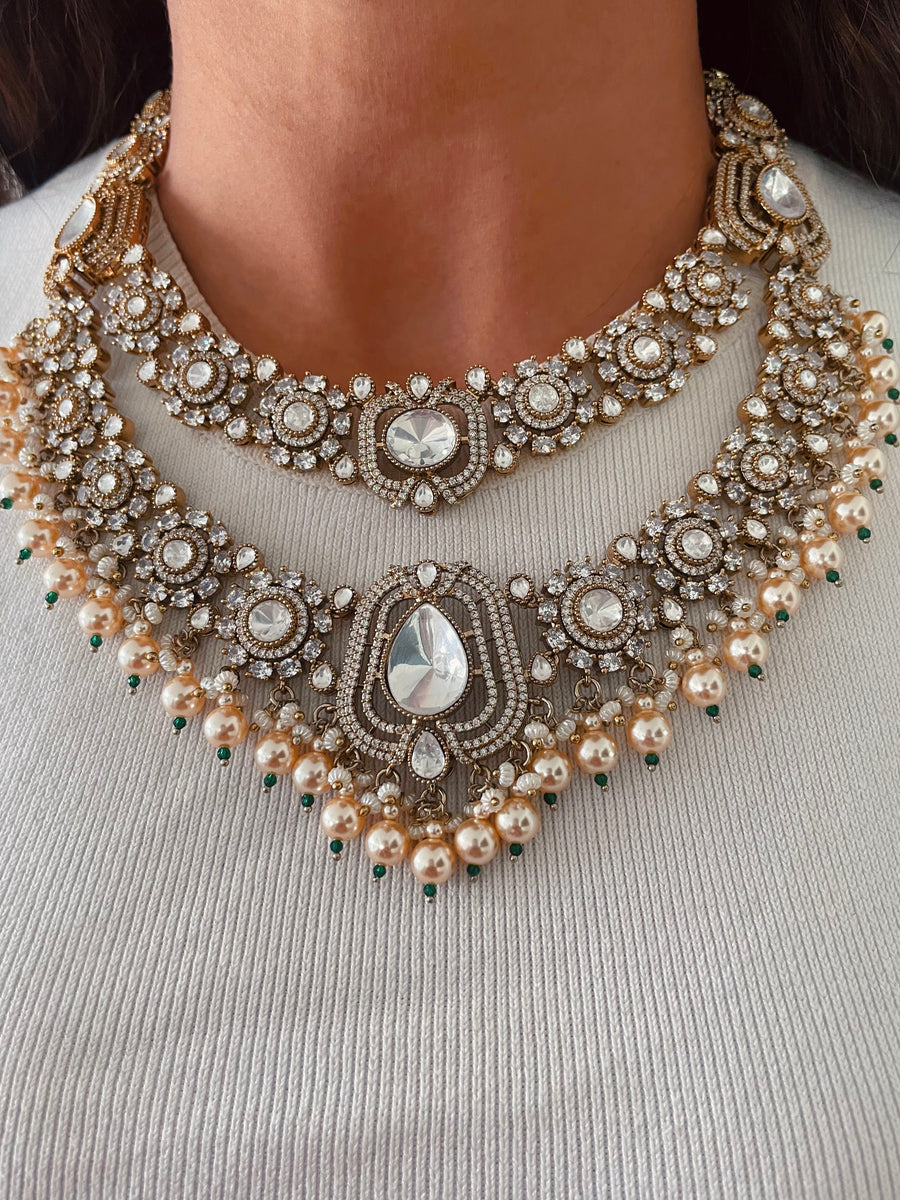 Kriti Sheeshmahal Motiya Rajkumari Imperial Courtly Choker Necklace Set (Necklace & Earrings)