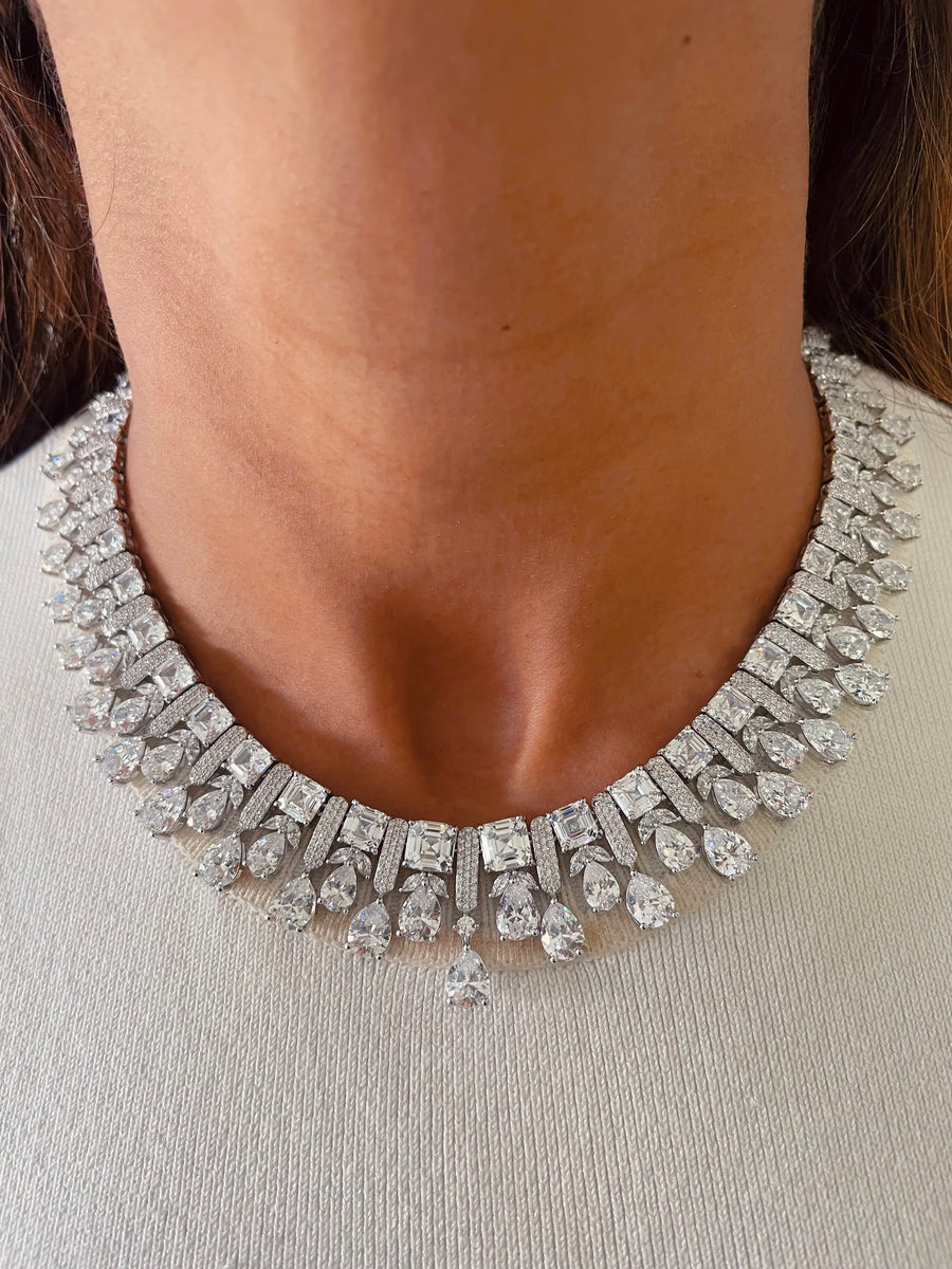 Priyanka Diamond Choker Necklace With Pear-Shaped & Square-cut Daimond Necklace Set (Necklace & Earrings)
