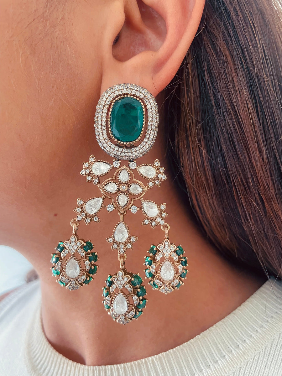 Maharani Moissanite Polki Kundan Emerald Pearl Choker & Moissanite Polki Kundan Emerald Manor Haar Necklace Set  ( 2 Necklace & 2 Earrings )