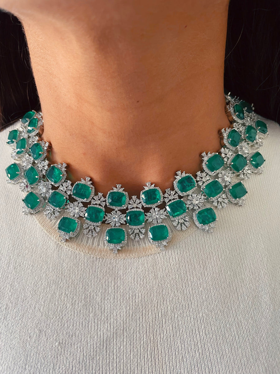 طقم دافوديل سيترين (اقراط وقلادة)