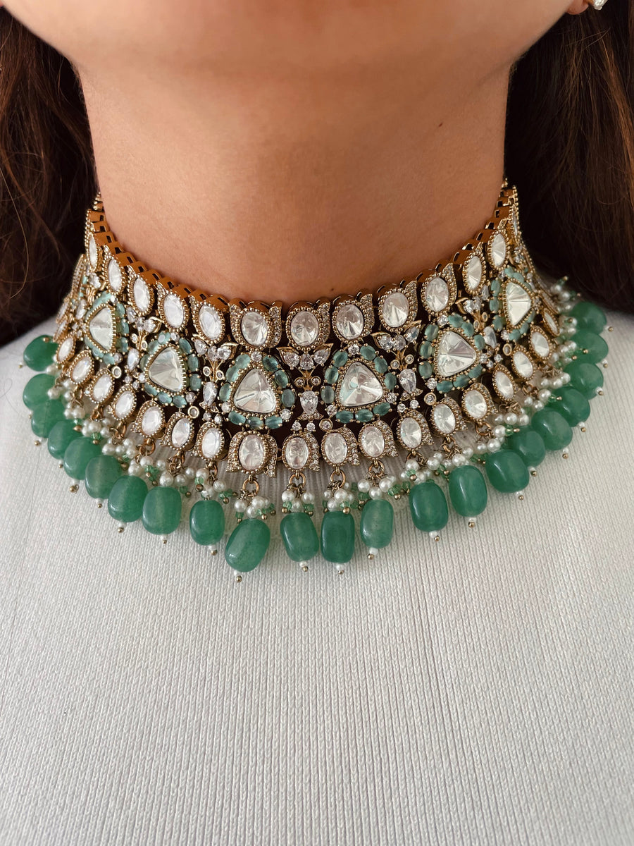 Green Kundan Pearl Drop Tringular Polki Emerald Necklace Set (Necklace, Earrings & Mang Tika)
