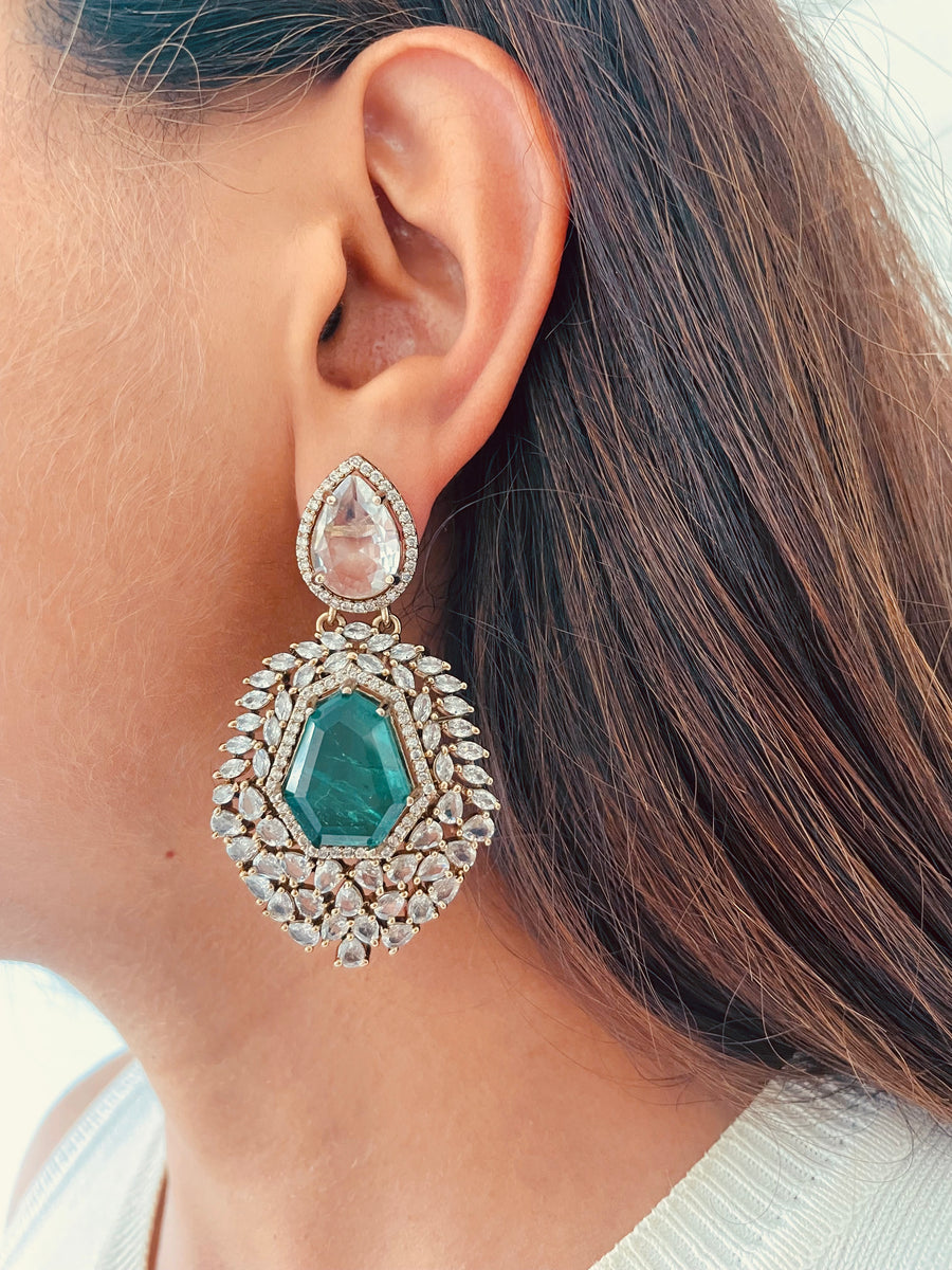 Heptagon Emerald Pendant Moissanite Polki Diamond Kundan Victorian Finish Necklace Set (Necklace & Earrings)