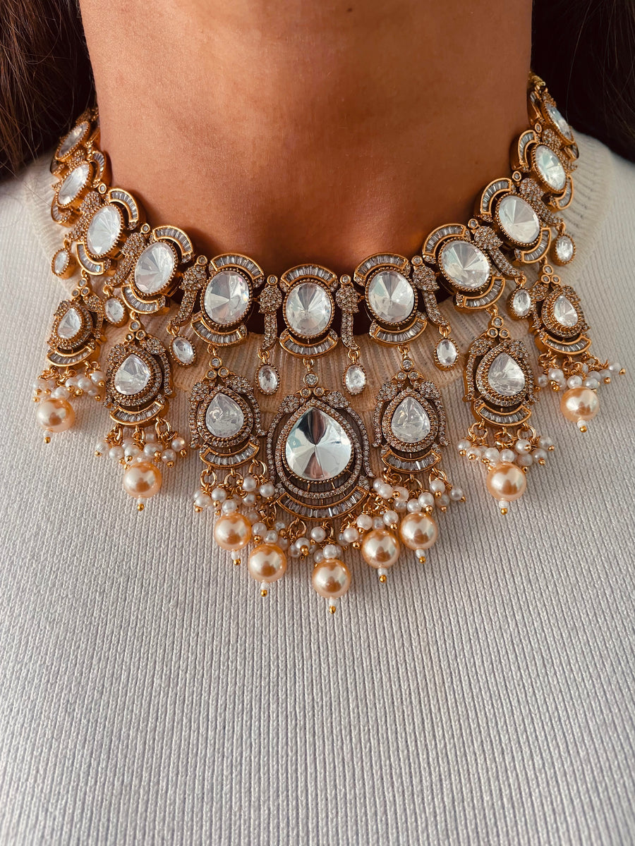 Laara Moissanite Kundan Polki Choker With Pearl Drops Necklace Set ( Necklace & Earrings )