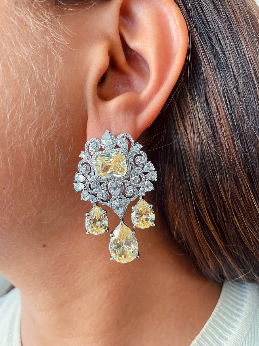 طقم دافوديل سيترين (اقراط وقلادة)