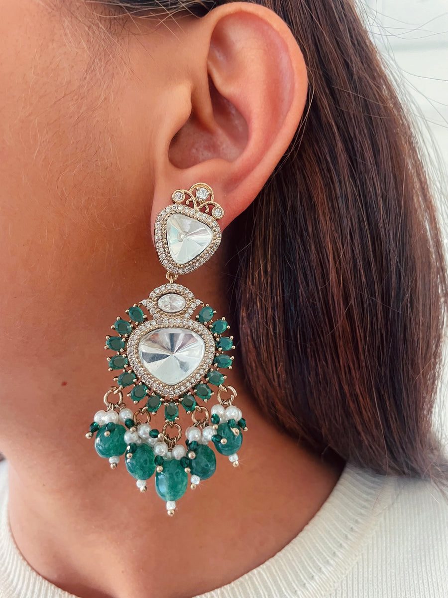 Maharani Moissanite Polki Kundan Emerald Pearl Choker & Moissanite Polki Kundan Emerald Manor Haar Necklace Set  ( 2 Necklace & 2 Earrings )