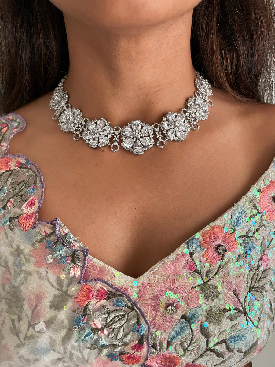 طقم لويزا (اقراط وقلادة)