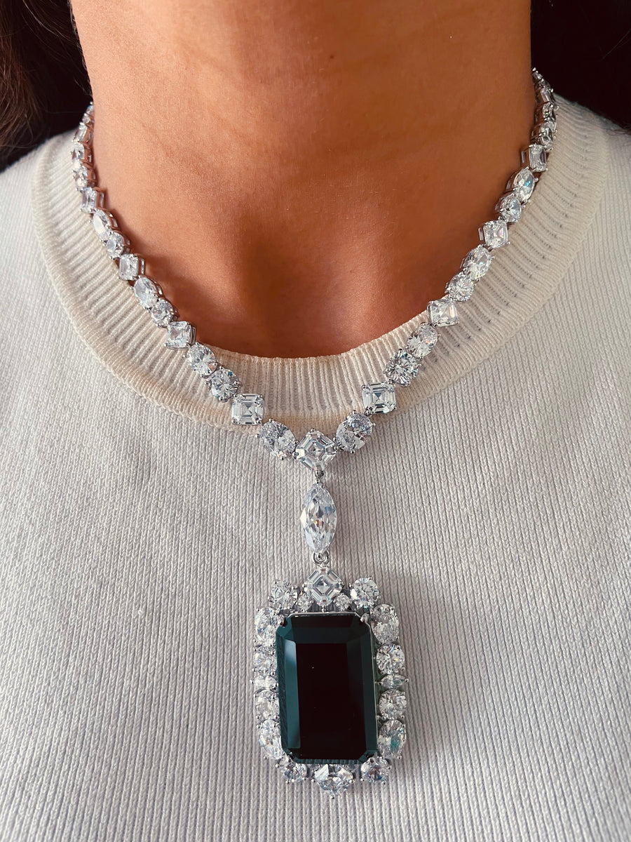 طقم دافوديل سيترين (اقراط وقلادة)