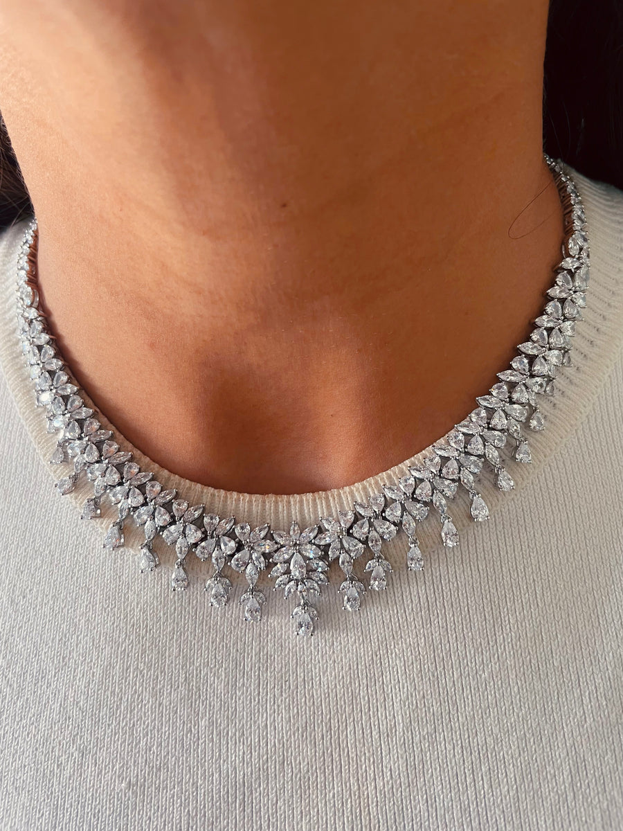 Daffodil Diamond Set (oorbellen en ketting)