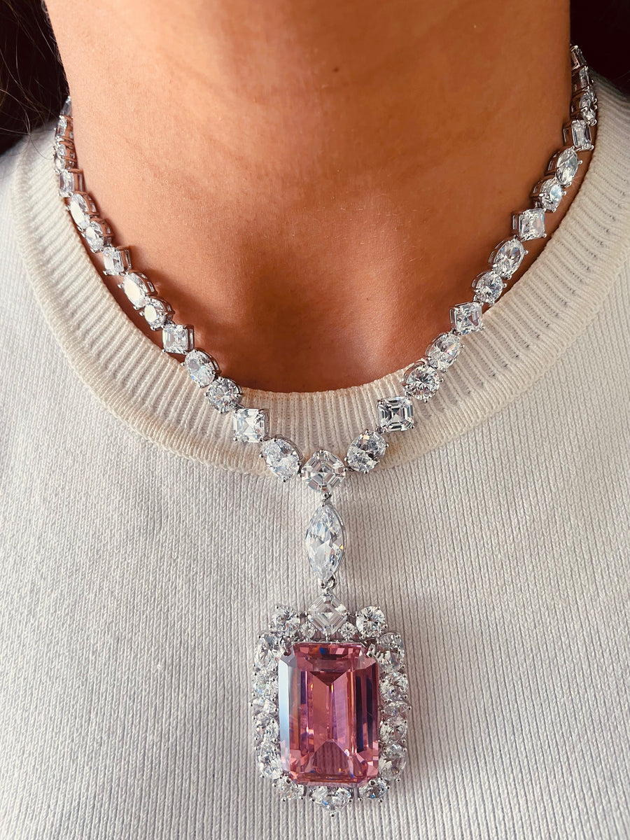 طقم دافوديل سيترين (اقراط وقلادة)