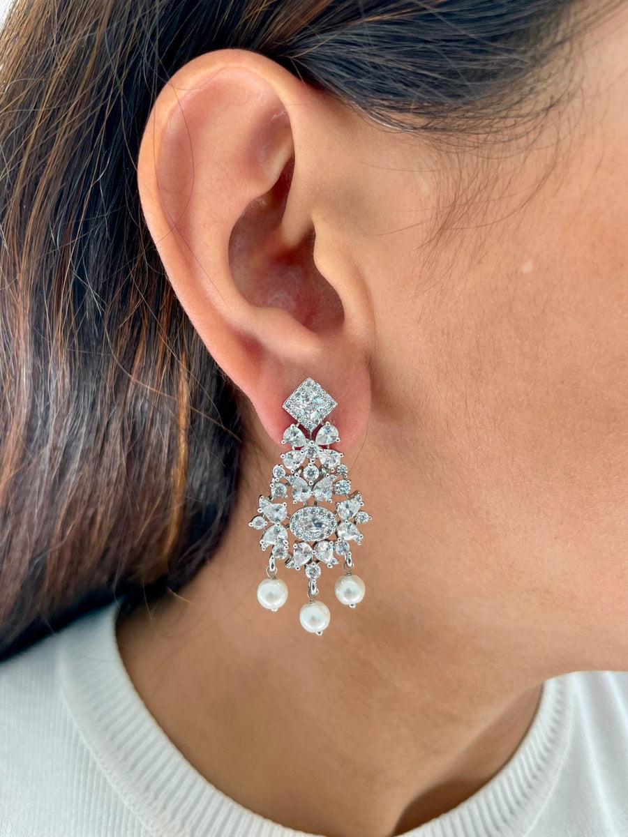 مجموعة قلادة هاسدي على شكل قطرة اللؤلؤ من أدور روبي مينا ديمونتي (قلادة وأقراط)