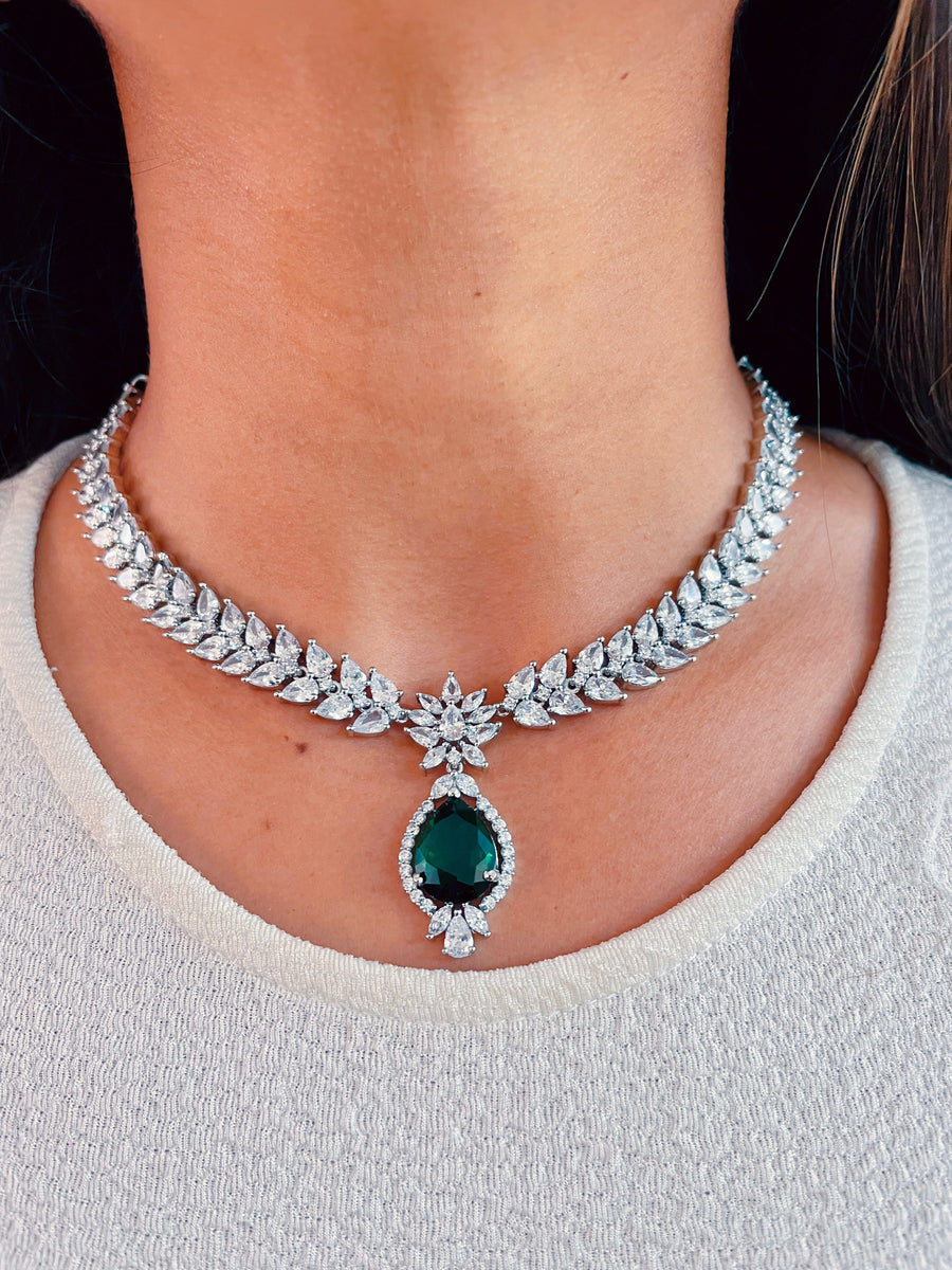 Maharani Divine Sage Emerald Set (Earrings & Necklace)
