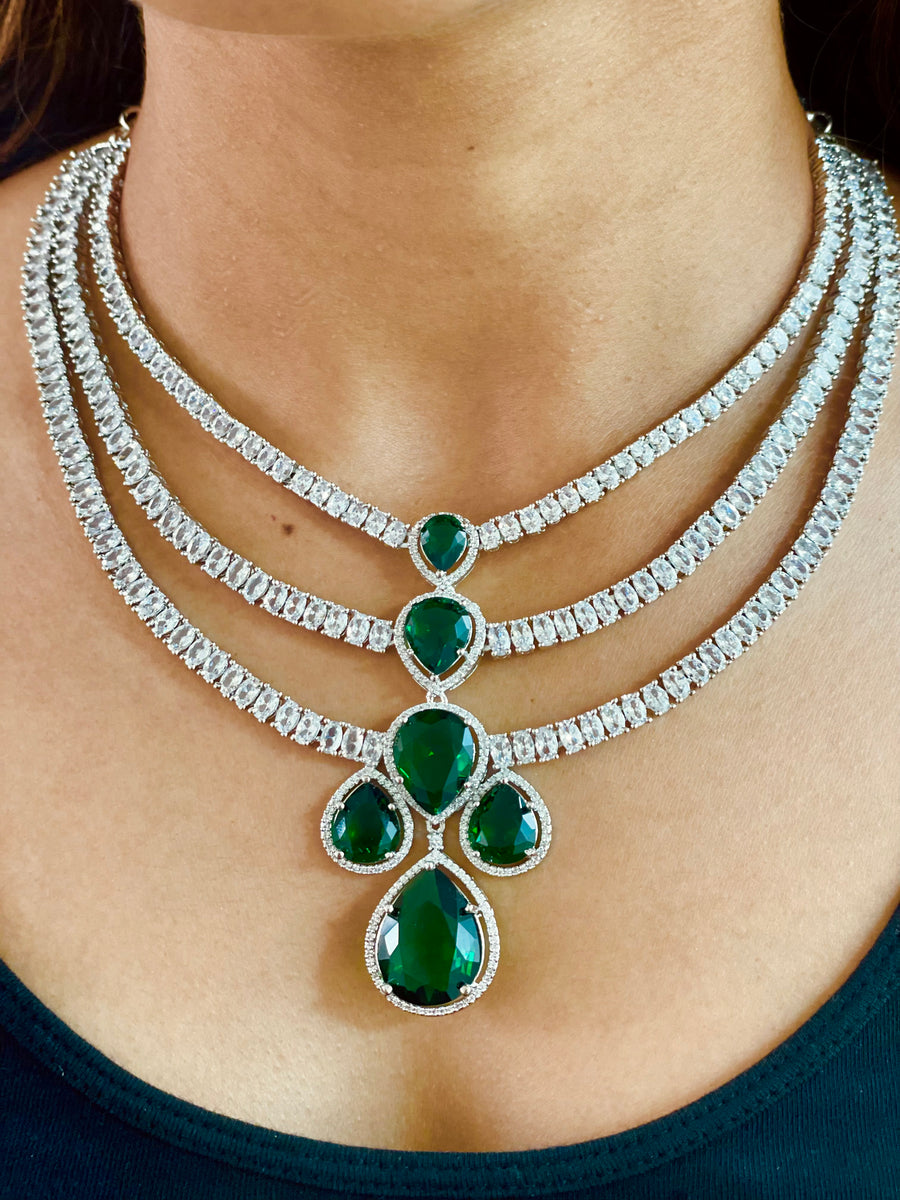 Emerald Green Uncut Kundan Polki Choker Statement Necklace Set with  Earrings and Maang Tikka - YouTube