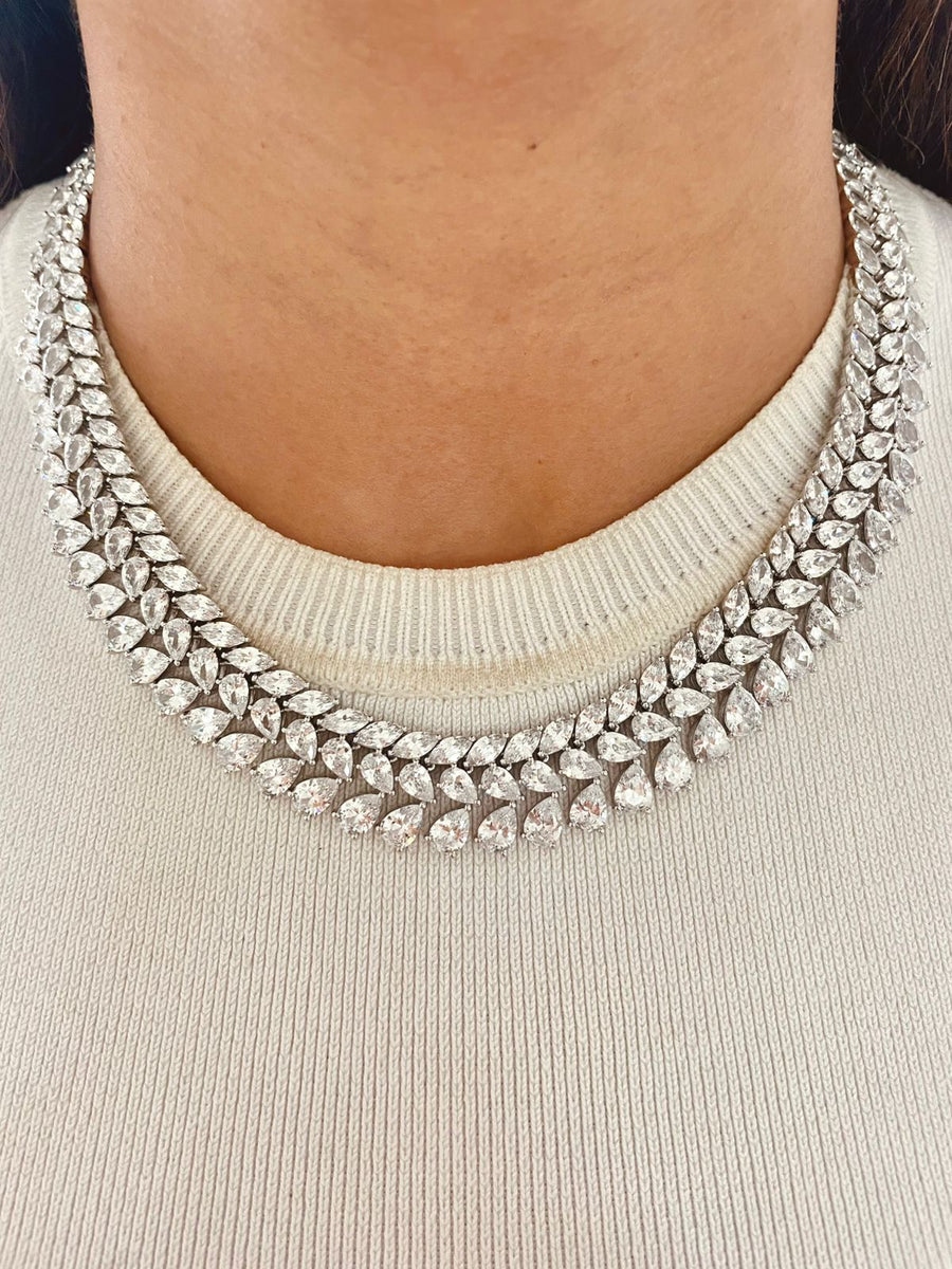 Ensemble de diamants à la jonquille (boucles d'oreilles et collier)