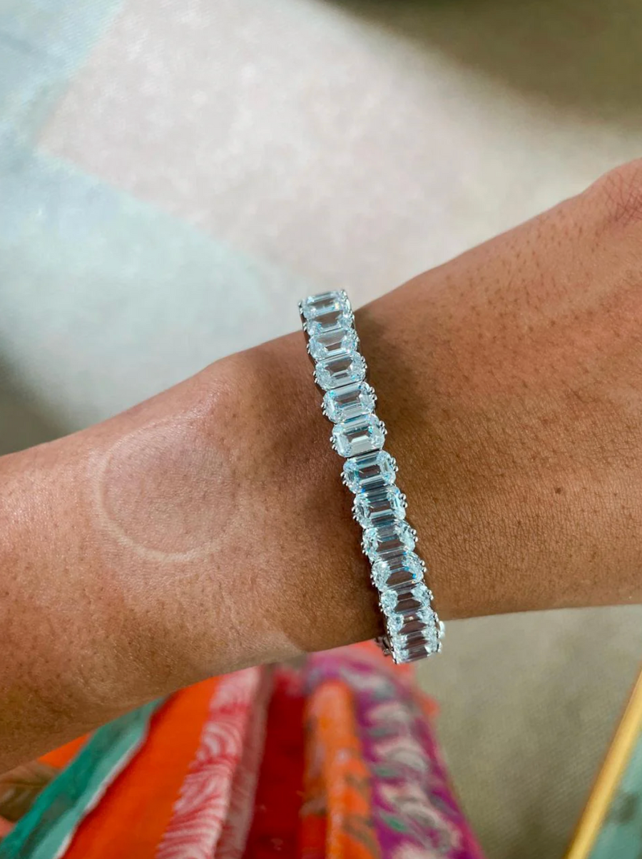 Priyanka Diamond Choker Necklace With Pear-Shaped & Square-cut Daimond Necklace Set (Necklace & Earrings)