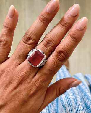 طقم دافوديل سيترين (اقراط وقلادة)