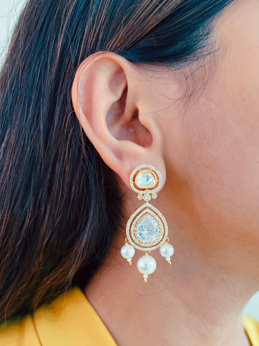 Aadya Kundan Set (Earrings & Necklace)