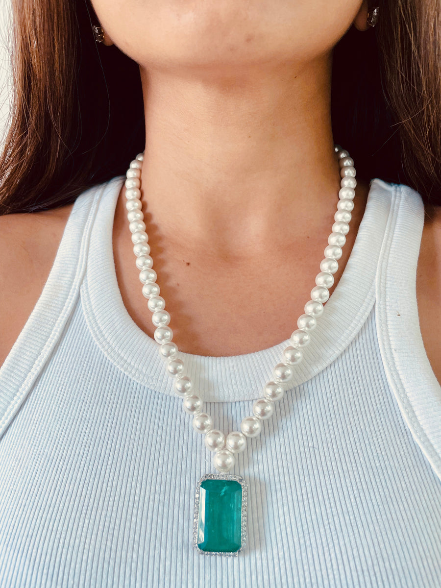 Aela Pearl Emerald Necklace