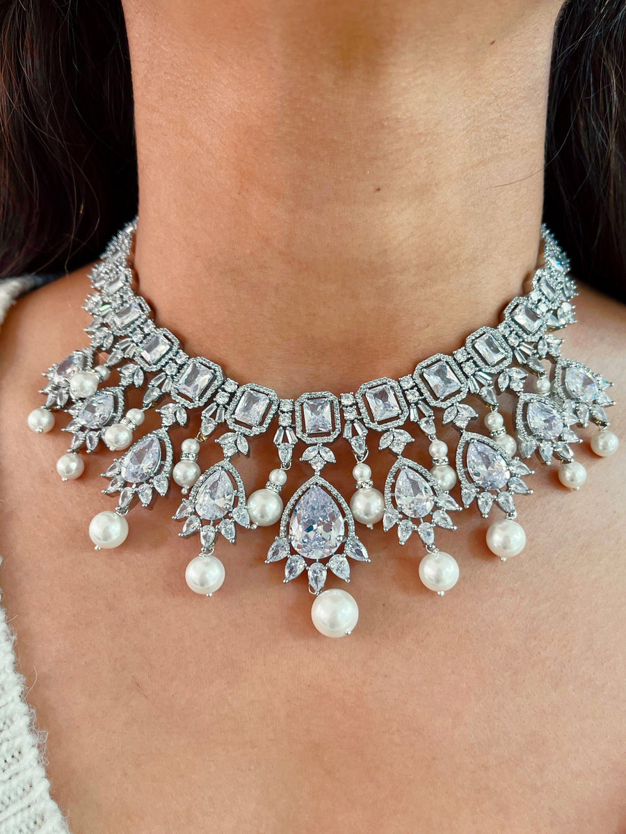 Elizabeth Pearl Diamond Set (Earrings & Necklace)