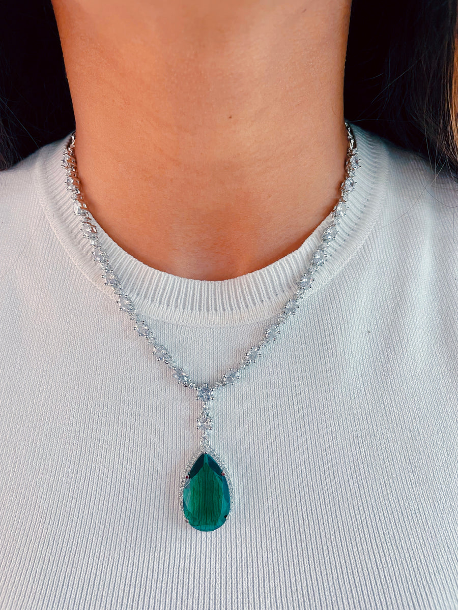 Noelle Emerald Set (Earrings & Necklace)