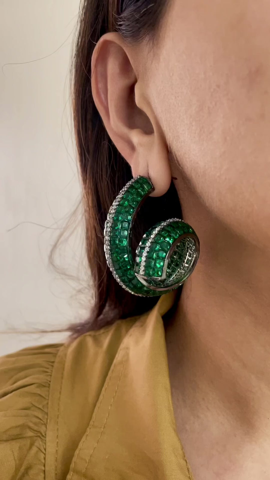 Spiral Emerald Wave Earring