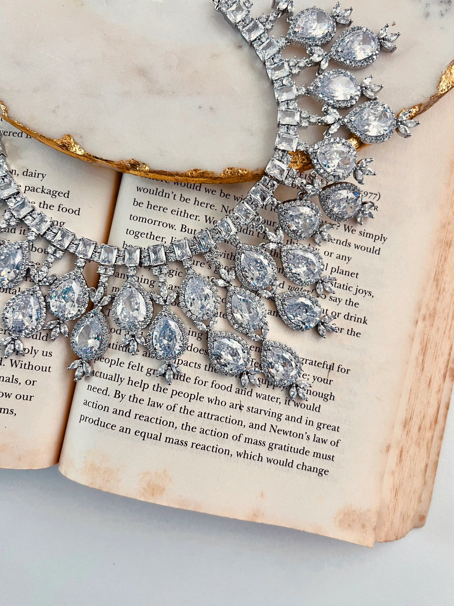 Ayla Diamonte Set (Earrings & Necklace)